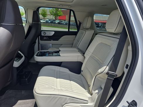 Used 2022 Lincoln Navigator Black Label AWD/4WD image 15