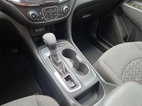 Used 2024 Chevrolet Equinox LT FWD image 25