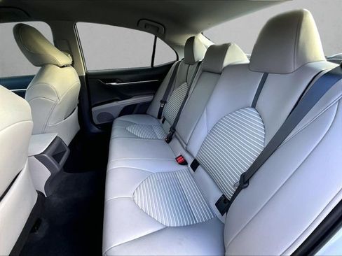 Used 2024 Toyota Camry SE image 28