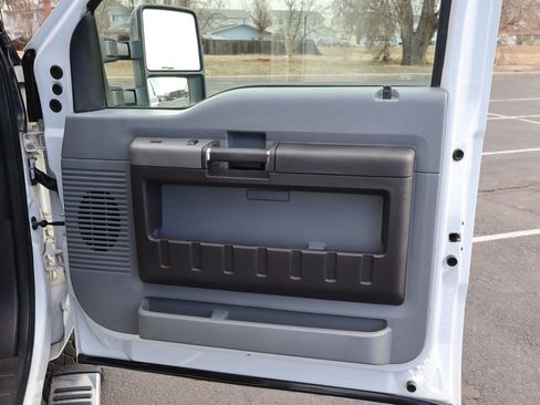 Used 2011 Ford F250 XLT w/ XLT Premium Pkg image 27