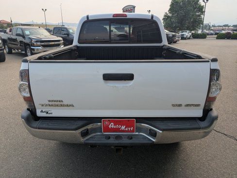 Used 2013 Toyota Tacoma 4x4 Double Cab w/ SR5 Pkg image 4