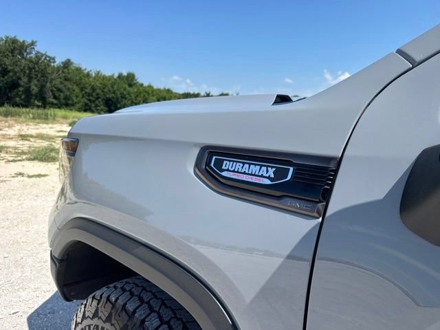 Used 2024 GMC Sierra 1500 AT4X AWD/4WD image 10