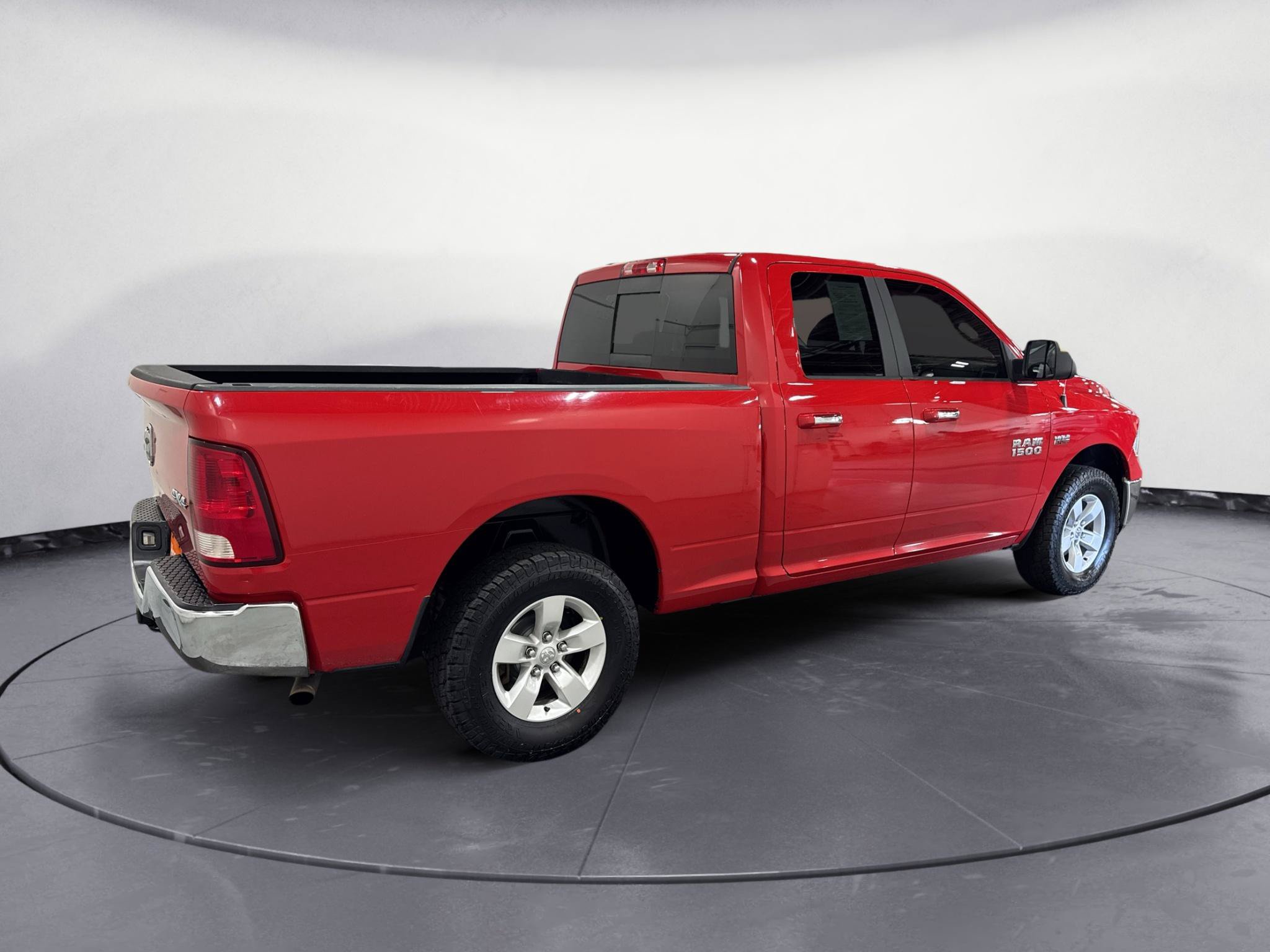 Used 2018 RAM 1500 Classic SLT AWD/4WD image 8