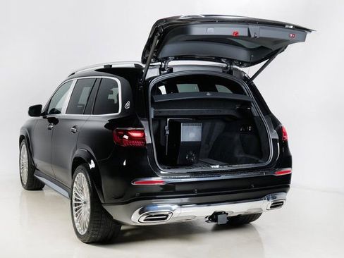 Used 2024 Mercedes-Benz Maybach GLS 600 4MATIC image 37