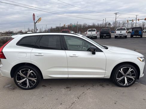 Certified 2024 Volvo XC60 T8 Ultimate w/ Protection Package Premier image 5