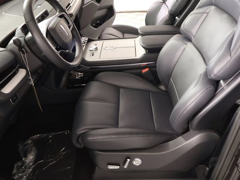 New 2026 Lincoln Navigator Premiere AWD/4WD image 11
