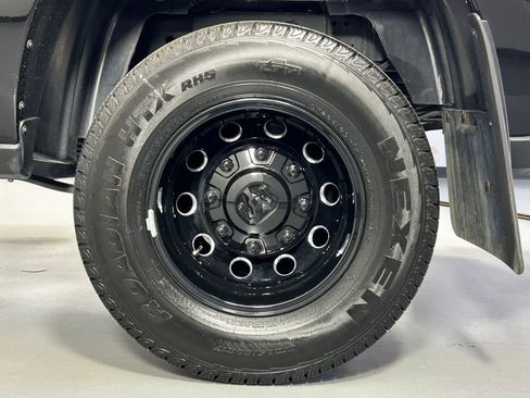 Used 2025 RAM 3500 Laramie AWD/4WD image 38