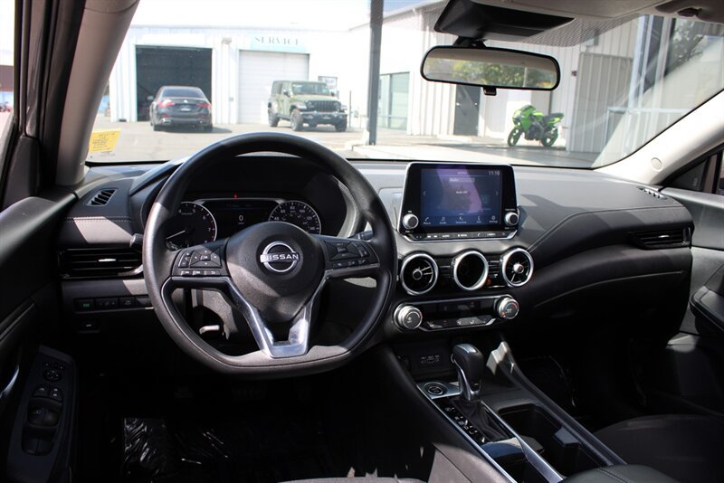 Used 2024 Nissan Sentra SV FWD image 13