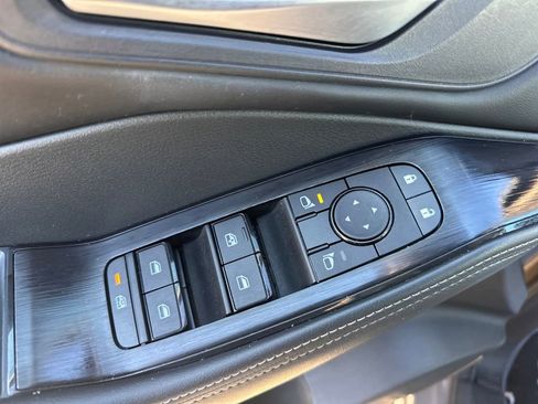 Certified 2025 Nissan Rogue SV FWD image 42