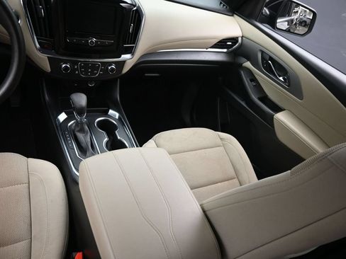 Used 2023 Chevrolet Traverse LS AWD/4WD image 15