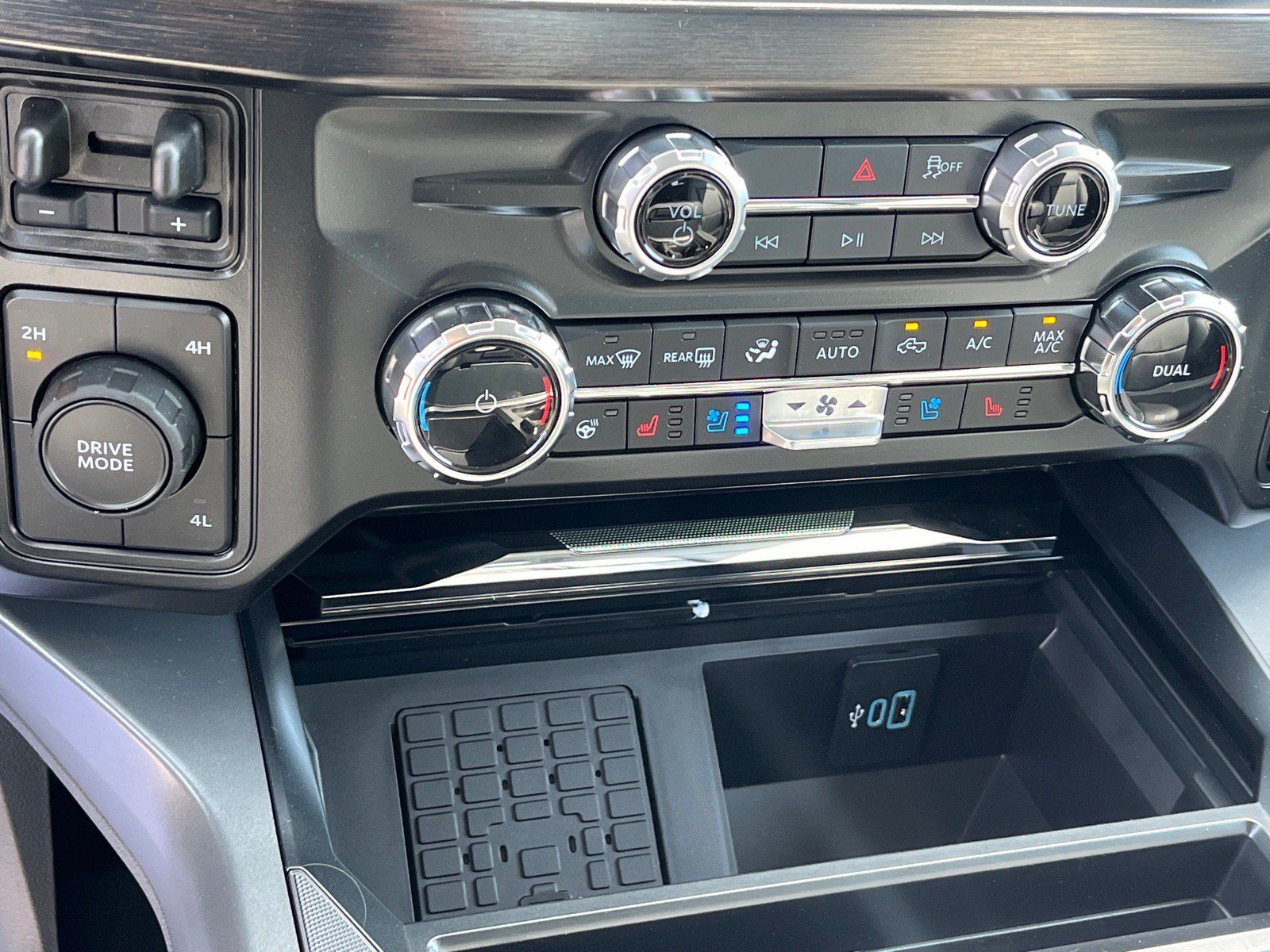 New 2026 Ford F450 Lariat AWD/4WD image 11