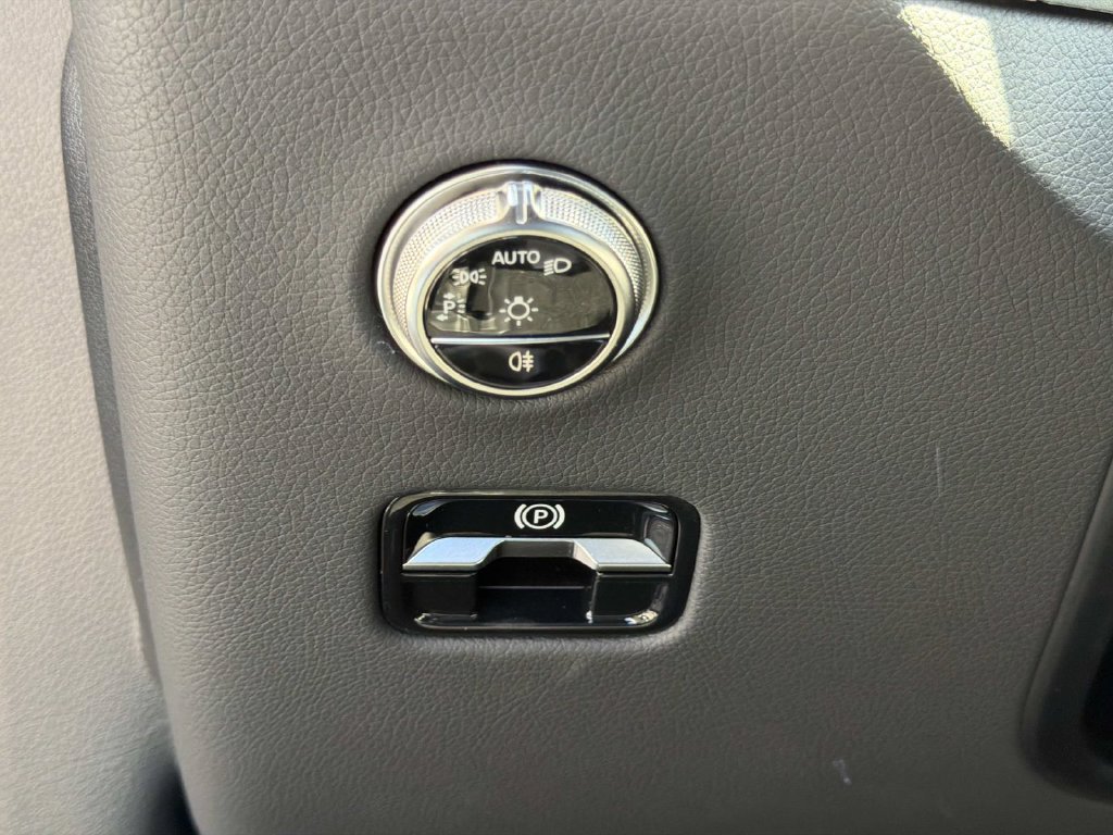Used 2026 Mercedes-Benz GLC 300 4MATIC image 21