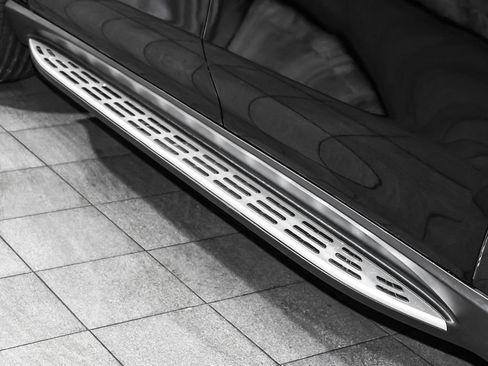 Used 2023 Mercedes-Benz GLS 450 4MATIC image 84