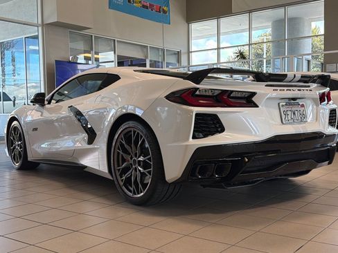 Used 2023 Chevrolet Corvette Stingray Premium Cpe w/ Z51 Performance Package RWD image 6