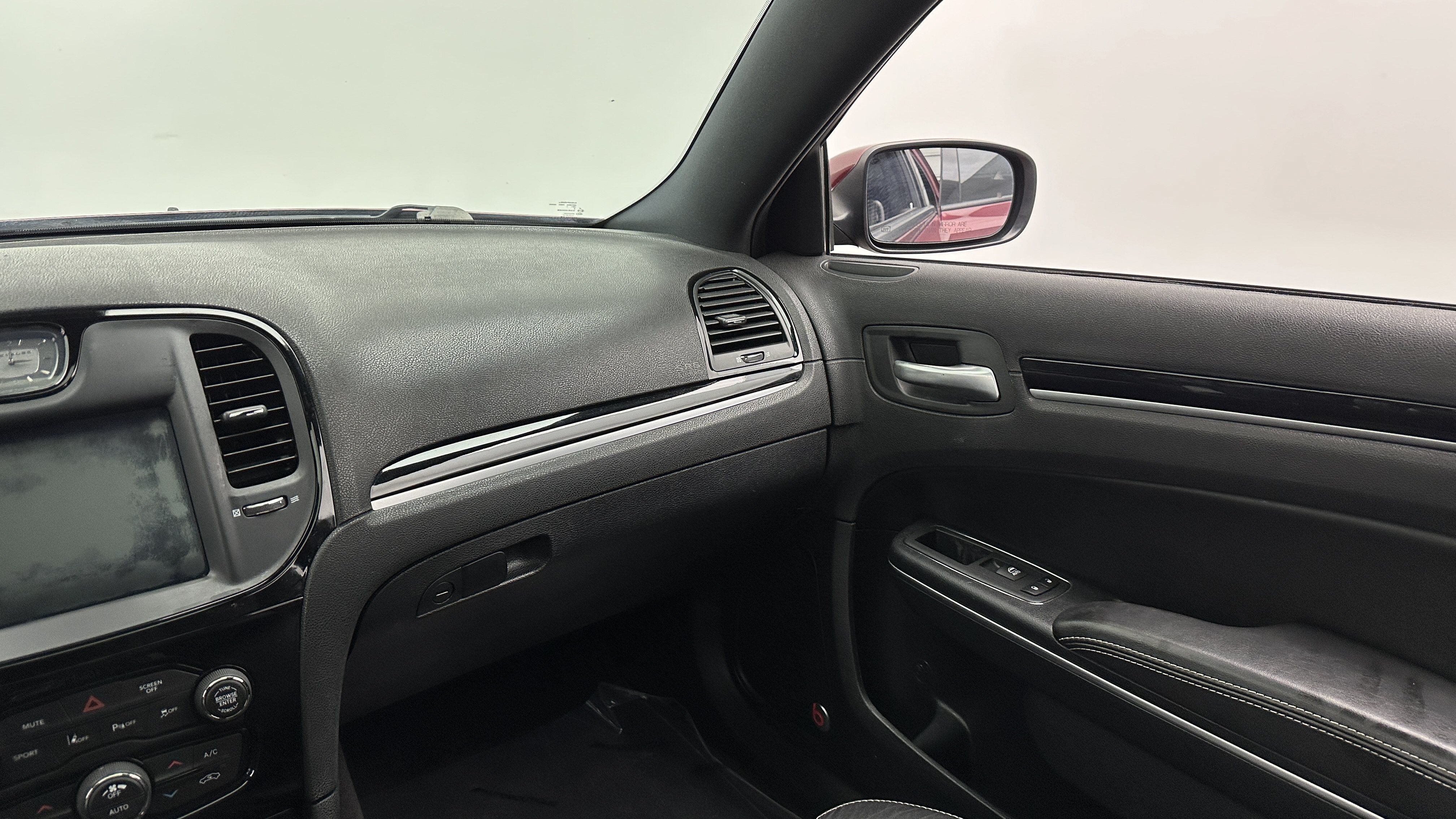 Used 2018 Chrysler 300 S w/ 300S Premium Group RWD image 38