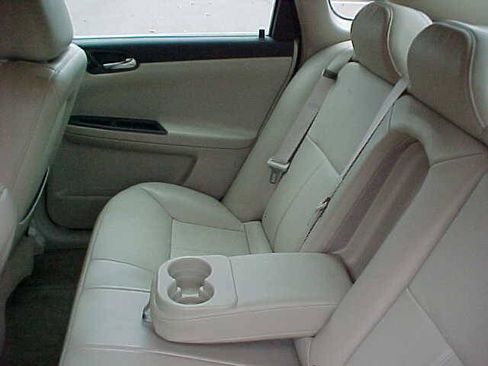 Used 2009 Chevrolet Impala LT w/ Luxury Edition Package FWD image 15