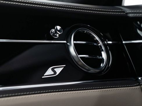 Certified 2023 Bentley Flying Spur Plug-In Hybrid AWD/4WD image 44