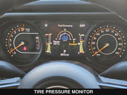 Used 2025 Jeep Gladiator Mojave w/ Convenience Group image 27