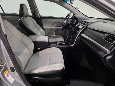 Used 2017 Toyota Camry SE image 23