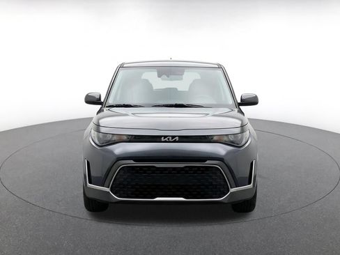 Used 2025 Kia Soul LX w/ LX Technology Package FWD image 2