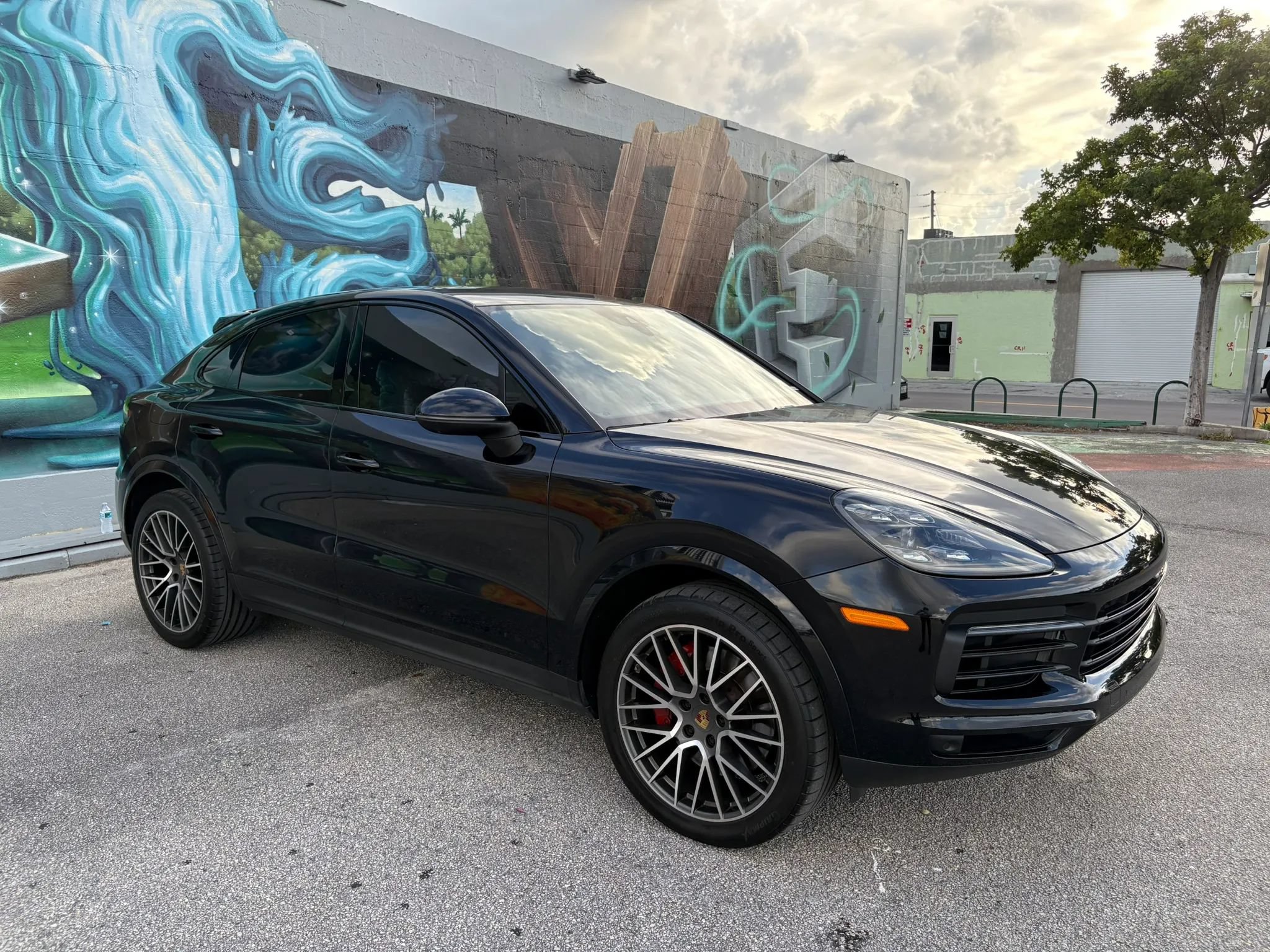Used 2021 Porsche Cayenne Coupe AWD/4WD image 5