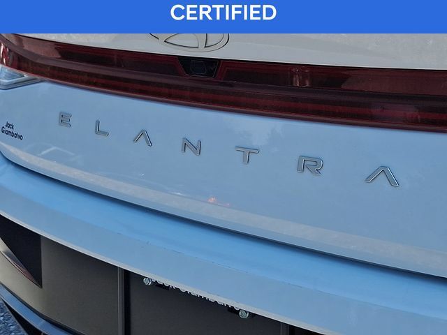 Used 2025 Hyundai Elantra SEL FWD image 29