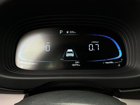 Used 2025 Hyundai Venue SEL image 38