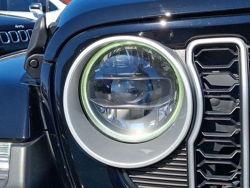 Certified 2025 Jeep Wrangler Unlimited Sahara w/ Safety Group image 9