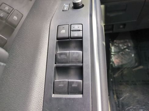 Certified 2024 Toyota Highlander Platinum AWD/4WD image 24