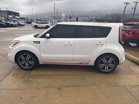 Used 2014 Kia Soul + image 4