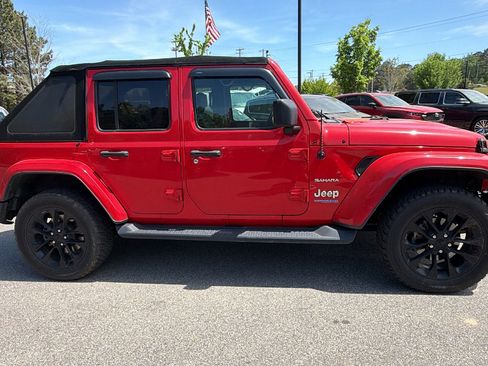 Used 2021 Jeep Wrangler Unlimited Sahara w/ Cold Weather Group image 7
