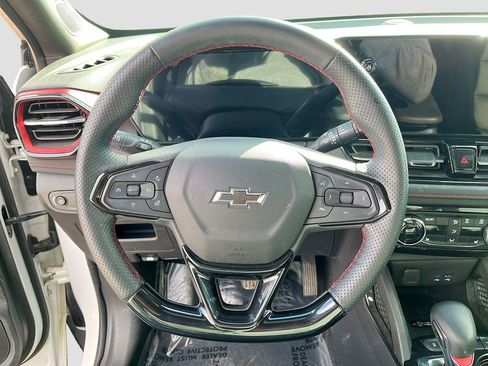 Used 2024 Chevrolet TrailBlazer RS w/ Convenience Package image 11