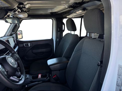 Used 2024 Jeep Wrangler Unlimited AWD/4WD image 10