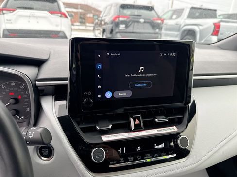 Used 2023 Toyota Corolla SE w/ SE Premium Package image 23