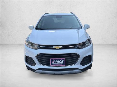 Used 2020 Chevrolet Trax LT AWD/4WD image 2