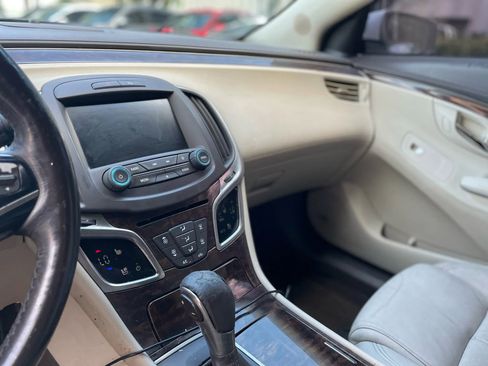 Used 2014 Buick LaCrosse Premium image 19