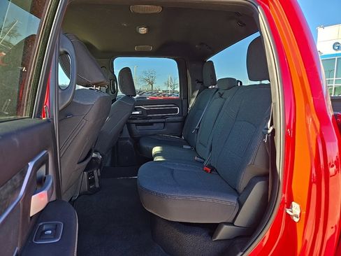 Used 2024 RAM 2500 Big Horn w/ Sport Appearance Package image 18