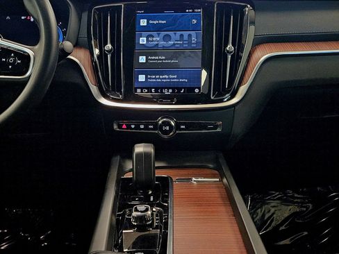 Used 2024 Volvo S60 B5 Ultimate image 14