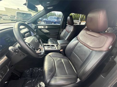 Used 2022 Ford Explorer Platinum w/ Technology Package AWD/4WD image 11