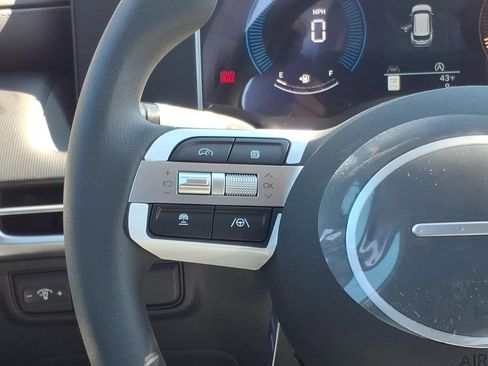 New 2026 Hyundai Tucson SEL image 17