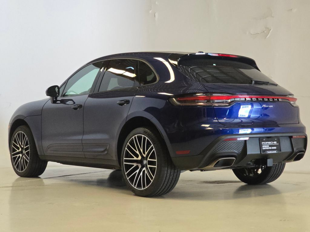 Certified 2026 Porsche Macan AWD/4WD image 3