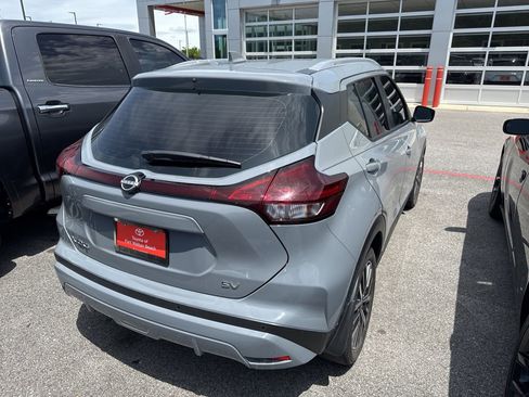Used 2023 Nissan Kicks SV FWD image 7