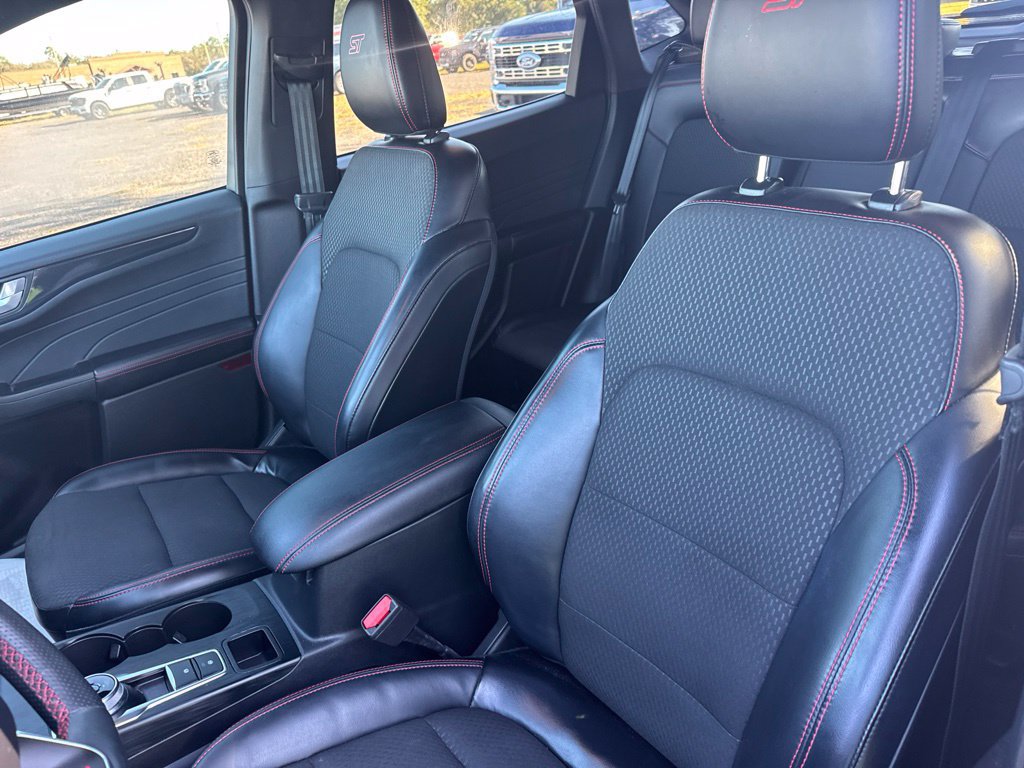 Used 2023 Ford Escape ST-Line w/ Tech Pack #1 FWD image 11