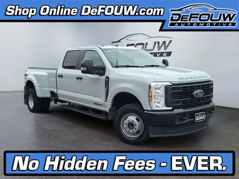 Used 2025 Ford F350 XL image 1