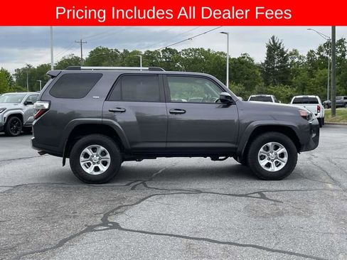 Used 2019 Toyota 4Runner SR5 AWD/4WD image 6