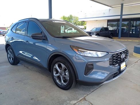 Used 2025 Ford Escape ST-Line w/ Tech Pack #1 FWD image 7