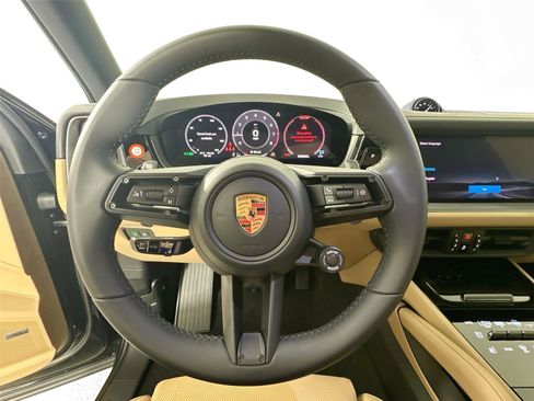 Used 2026 Porsche Cayenne Coupe AWD/4WD image 20