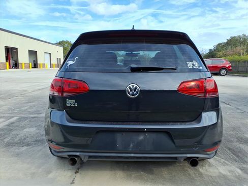 Used 2017 Volkswagen Golf S image 6
