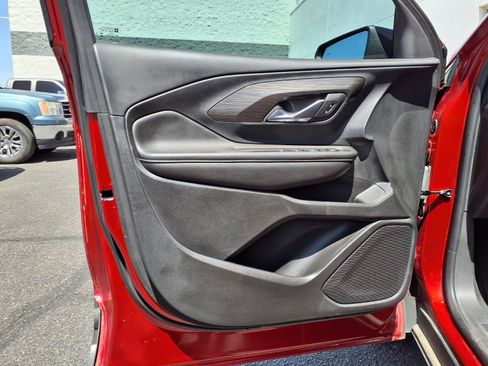 Used 2023 GMC Terrain SLE w/ Driver Convenience Package FWD image 18