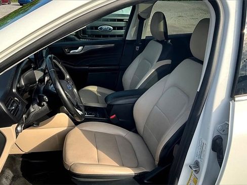 Used 2021 Ford Escape Titanium w/ Class II Trailer Tow Package image 27